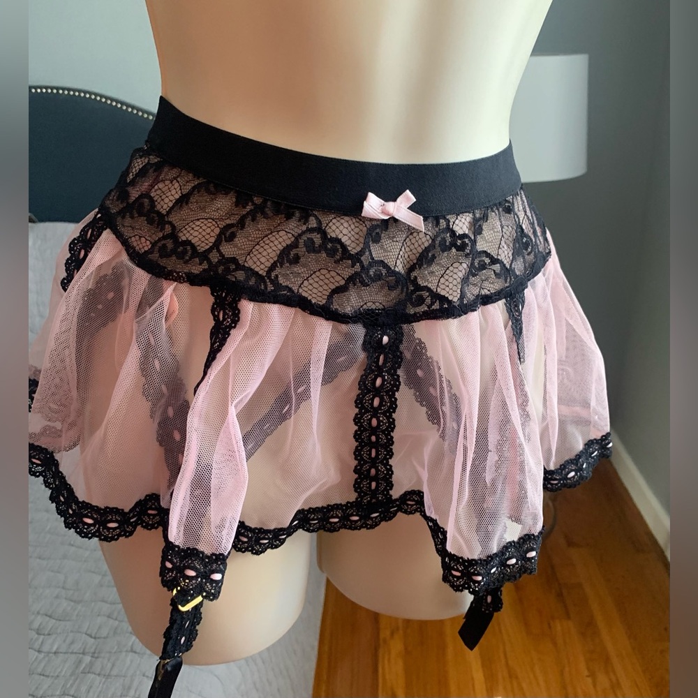 Agent provocateur mesh/lace garter skirt NWT size 2